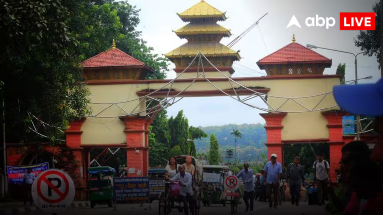 नेपाल बॉर्डर पर भारतीय नागरिक गिरफ्तार! 20 हजार डॉलर समेत जानें और क्या-क्या हुआ बरामद