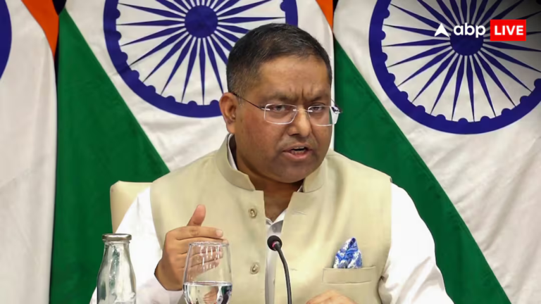 ‘दूसरों पर उंगली न उठाए पाक, गिरेबान में झांके…’ कराची हमले के आरोप पर भारत का करारा जवाब ‘दूसरों पर उंगली न उठाए पाक, गिरेबान में झांके…’ कराची हमले के आरोप पर भारत का करारा जवाब