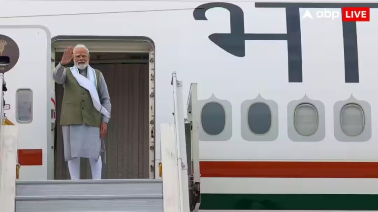 राष्ट्रपति इमैनुएल मैक्रों के निमंत्रण पर फ्रांस के नीस शहर पहुंचे प्रधानमंत्री नरेंद्र मोदी