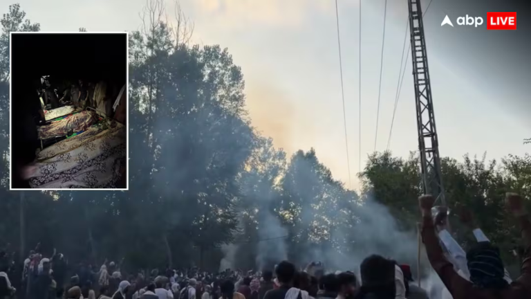PoK में प्रदर्शनकारियों पर PAK ने AK-47 से बरसाईं गोलियां, 11 की मौत PoK में प्रदर्शनकारियों पर PAK ने AK-47 से बरसाईं गोलियां, 11 की मौत