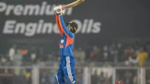 इंग्लैंड के खिलाफ पहले टी20 में छक्कों का महारिकॉर्ड बनाएंगे अभिषेक, इतिहास रचने से बस इतना दूर इंग्लैंड के खिलाफ पहले टी20 में छक्कों का महारिकॉर्ड बनाएंगे अभिषेक, इतिहास रचने से बस इतना दूर