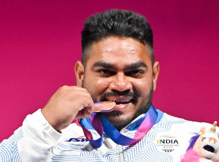 जिसके नाम का दुनिया उड़ाती थी मजाक, उसी झंडू ने जीता ब्रॉन्ज मेडल जिसके नाम का दुनिया उड़ाती थी मजाक, उसी झंडू ने जीता ब्रॉन्ज मेडल