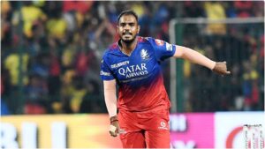 IPL 2027 से पहले बदल जाएगी यश दयाल की टीम, अगले सीजन थामेंगे इसका हाथ IPL 2027 से पहले बदल जाएगी यश दयाल की टीम, अगले सीजन थामेंगे इसका हाथ