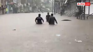 एक्सप्रेसवे से लेकर बिल्डिंग पानी में डूबी, 36 घंटे की बारिश से रावलपिंडी बेहाल एक्सप्रेसवे से लेकर बिल्डिंग पानी में डूबी, 36 घंटे की बारिश से रावलपिंडी बेहाल