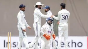 वार्म-अप मैच के पहले दिन श्रीलंका XI का कमाल, स्पिनरों ने बचाई भारत की लाज वार्म-अप मैच के पहले दिन श्रीलंका XI का कमाल, स्पिनरों ने बचाई भारत की लाज