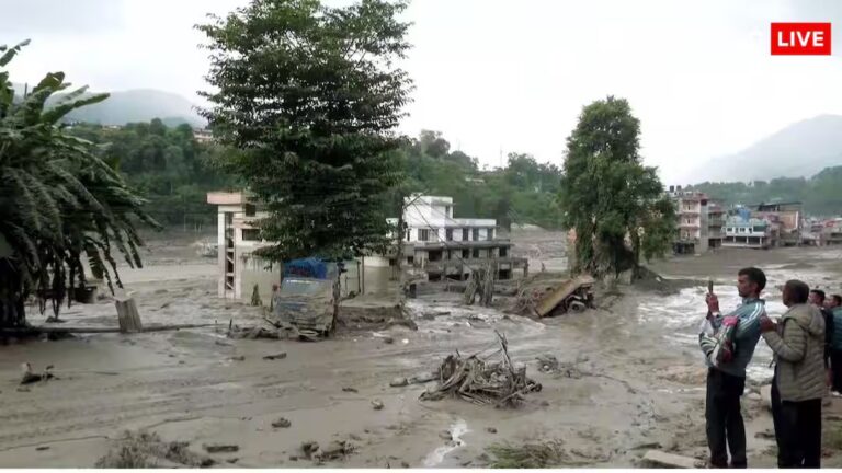 नेपाल बाढ़: 469 लोगों की मौत, 977 अभी भी लापता, पुलिस ने क्या बताया नेपाल बाढ़: 469 लोगों की मौत, 977 अभी भी लापता, पुलिस ने क्या बताया