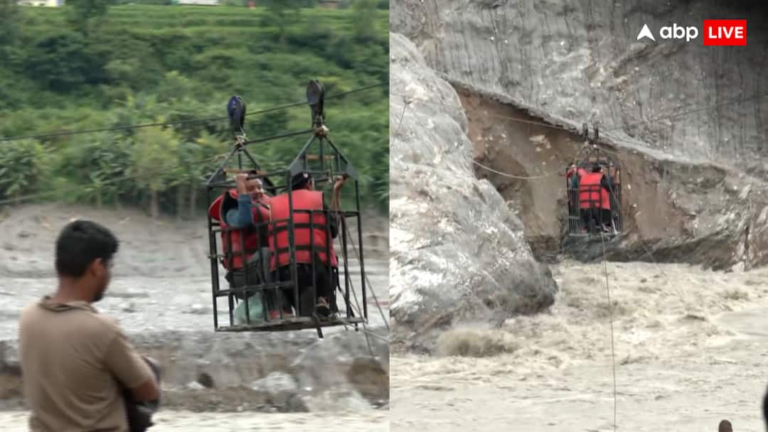 नेपाल बाढ़ः सेना ने तैयार की केबल क्रॉसिंग, लोगों को आवाजाही में होगी राहत नेपाल बाढ़ः सेना ने तैयार की केबल क्रॉसिंग, लोगों को आवाजाही में होगी राहत